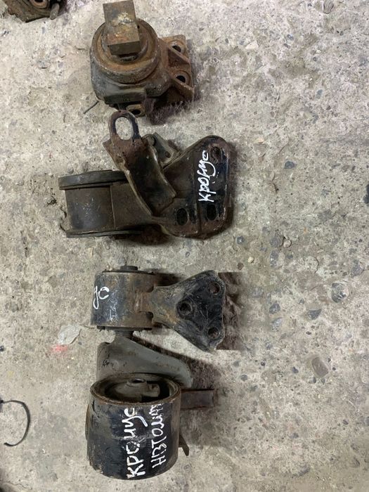 Подушки Мазда Кронус