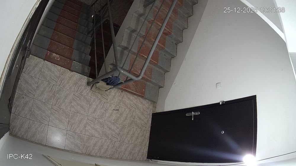 Жиззахда срочно уй сотилади