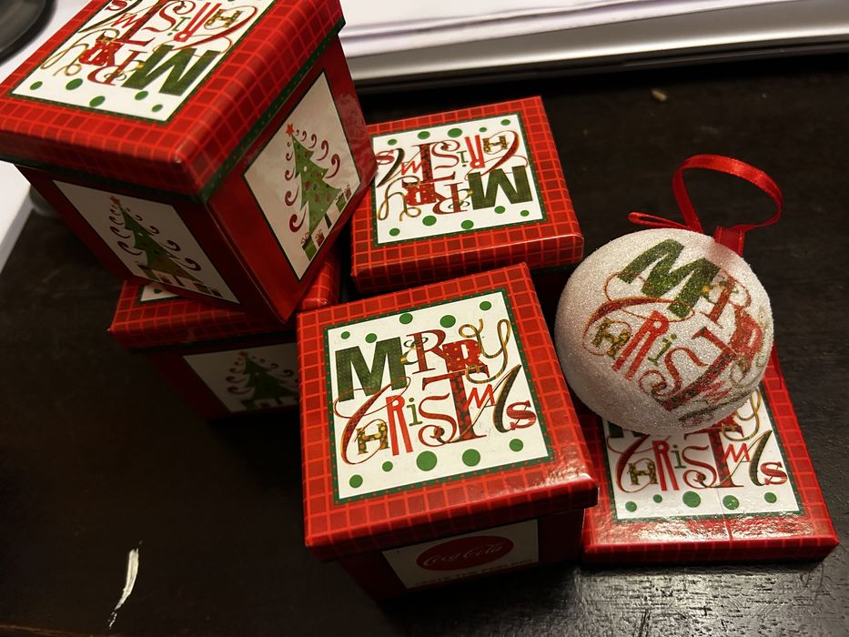 Кожени гривни, охладители за течности и украшения