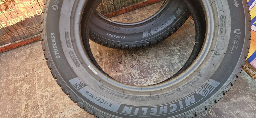 2 Anvelope Michelin 215 65 R17 M+S . Dot 2022