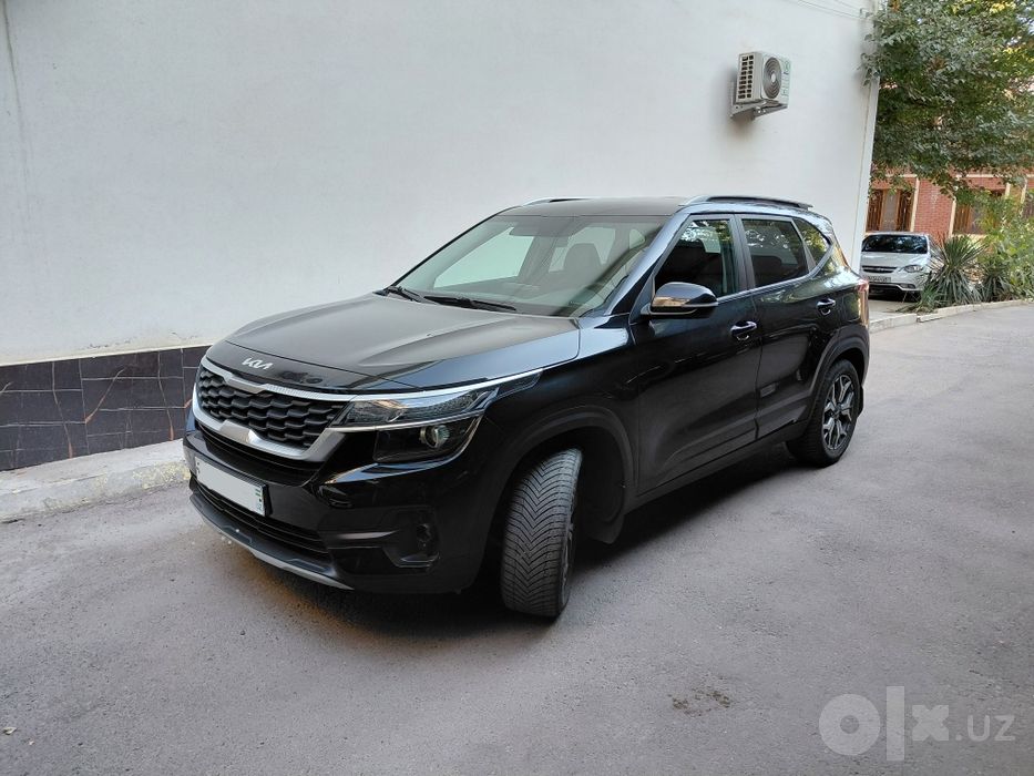 KIA Seltos 2022 черный в Отличном состоянии