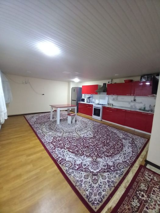 Уй сотилади хамма шароитлари бор