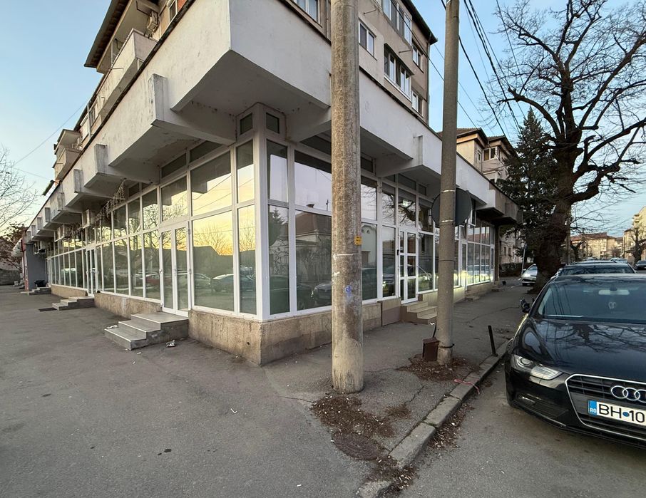 Spatiu comercial Renovat de vanzare/inchiriat