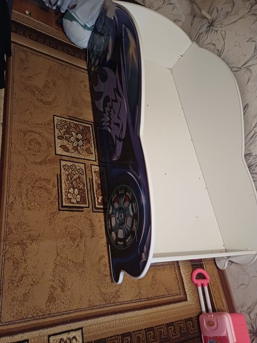 Продам две детские кровати с матрасами