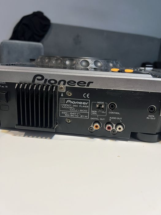 Pioneer CDJ 800 плейъри