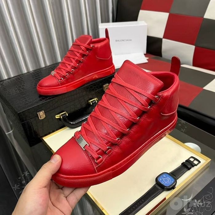 Balenciaga Arena