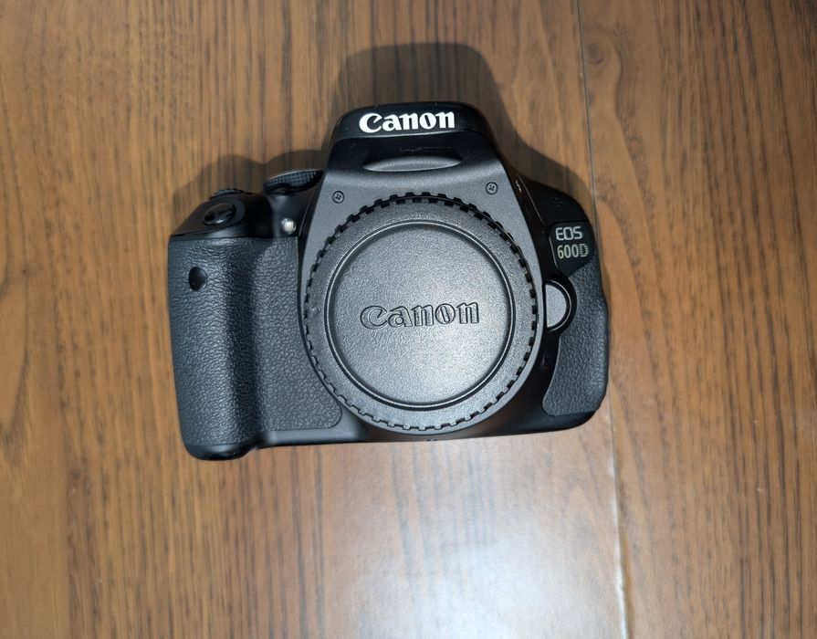 Canon 600d + EF-S 18-55 IS II