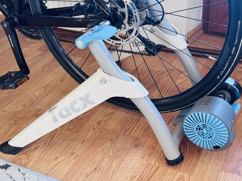 Garmin Tacx Flow Smart Bike Trainer T2240