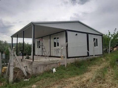 Case pe structura metalica din profile metalice