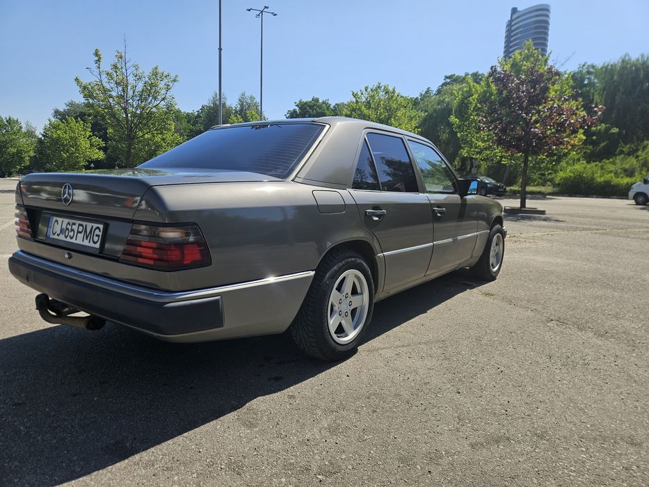 MERCEDES-BENZ E-Class 1992 — imagine 5