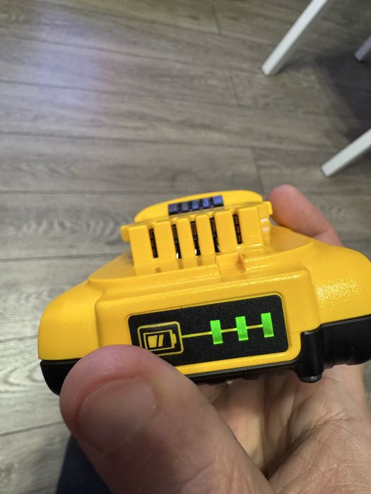 DeWalt DCD100Y + baterie XR 18V 2Ah – fără încărcător