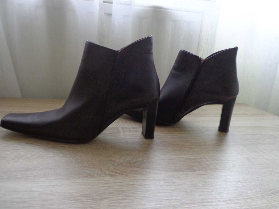 botine maro inchis