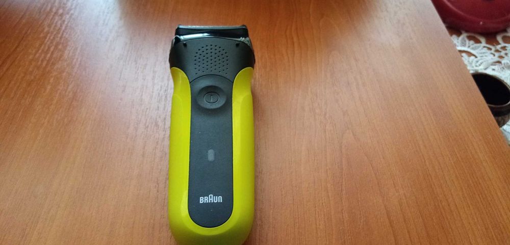 Aparat de ras Braun Series 3 300s, Wet&Dry, 3-Flex Blades