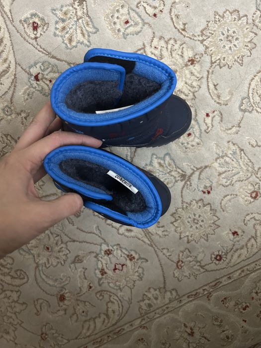 Срочно продам зимние ботинки для мальчика