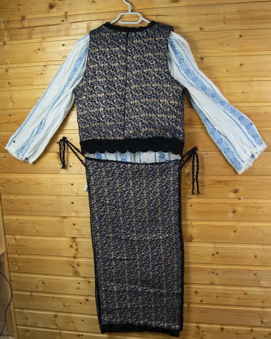 costum popular romanesc