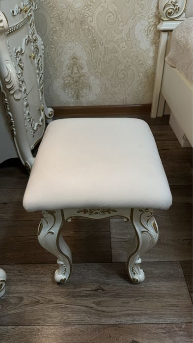 Шкаф (туалетный столик)