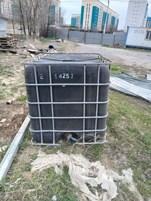 Емкость для солярки и воды.