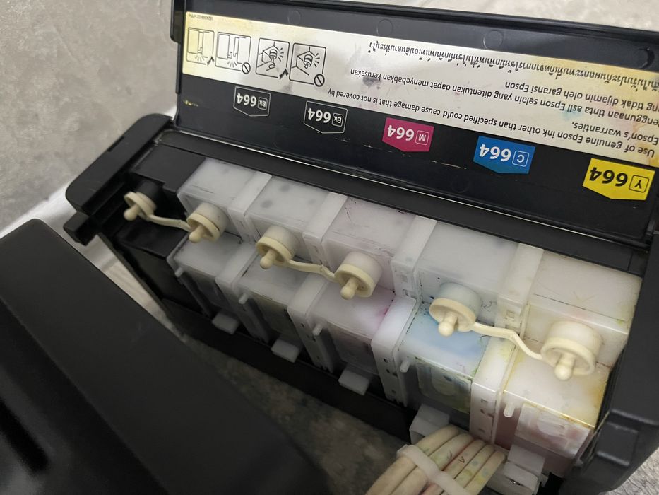 Продам А3 цветной принтер Epson L1300
