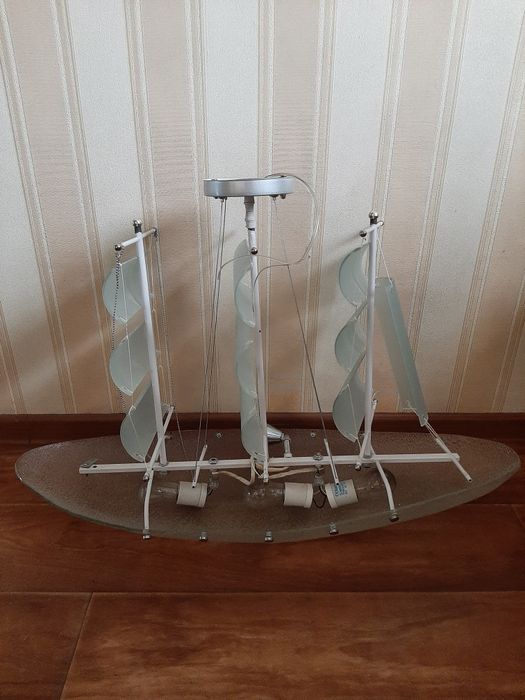 Люстра в форме парусника