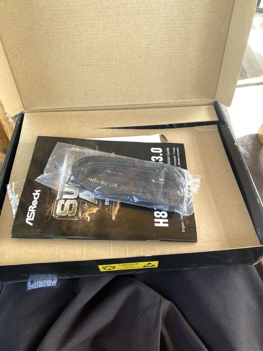 продам материнскую плату Asrock