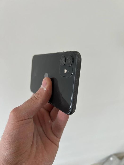 iPhone 11 в хорошем состоянии