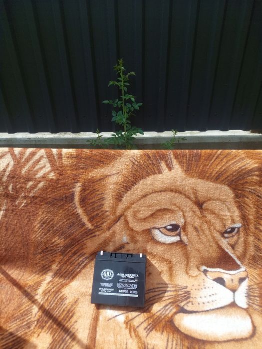 Vând baterie noua nefolosita