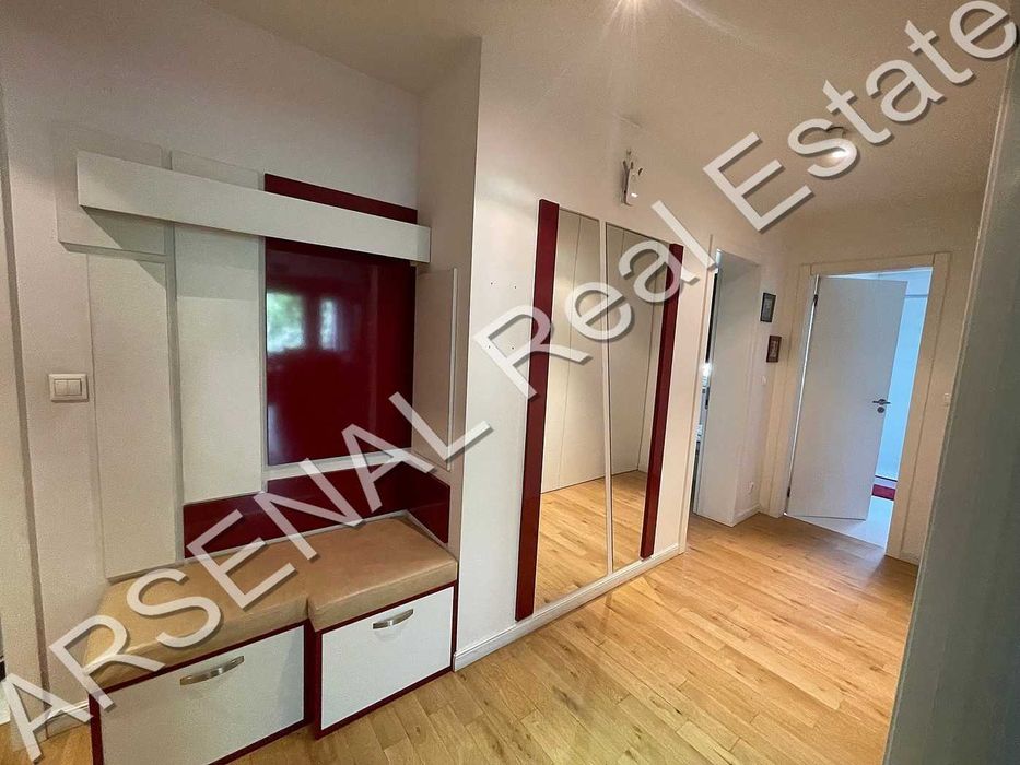 Дава се под наем Тристаен апартамент в София, Изгрев - 126 кв.м за 1100 € - Снимка #2