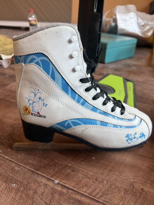 Продам коньки в хорошем состояний