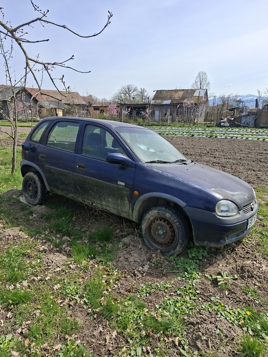 Vând Opel corsa B radiat