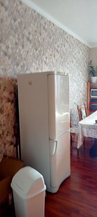 Холодильник в хорошем состоянии