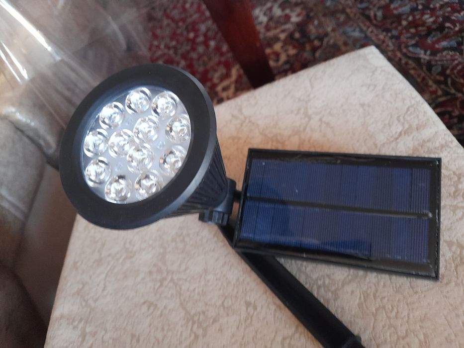 Продаётся  Ландшафтный Фанарик солнечный.