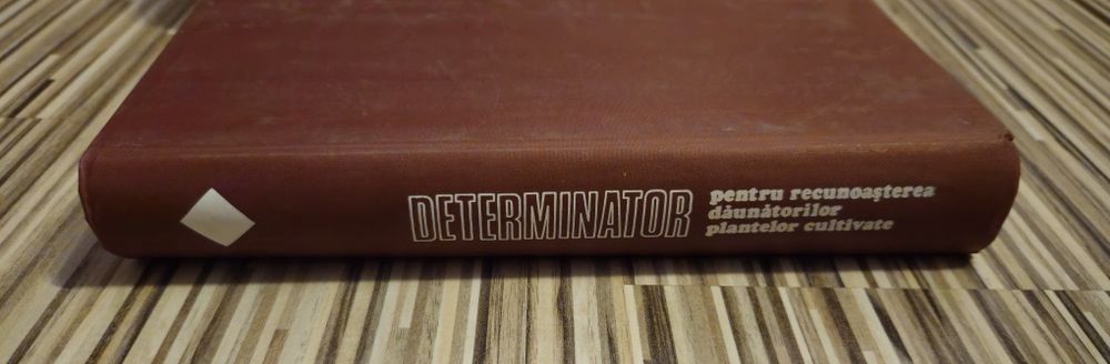 Determinator pentru recunoașterea dăunătorilor plantelor cultivate