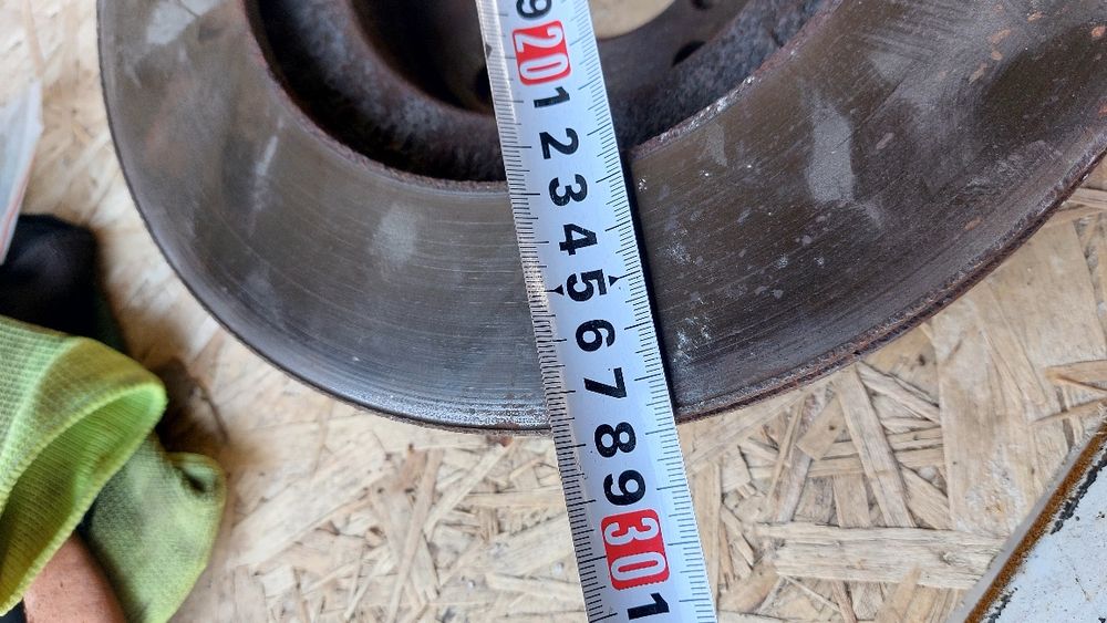 Тормозные диски  на субару в4