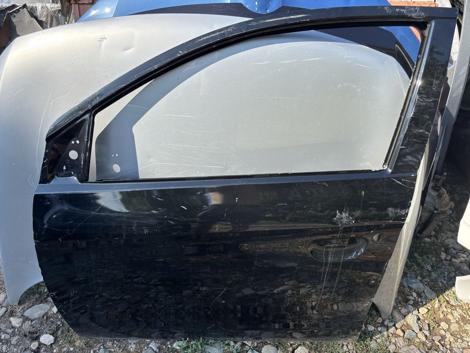 Врата Mitsubishi Mirage