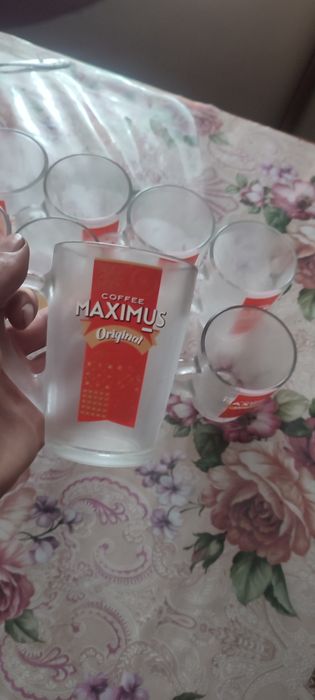 Бокалы с крышкой.