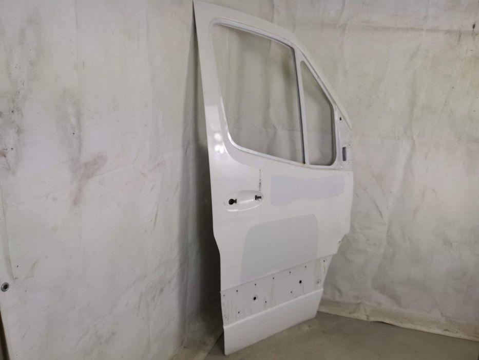 Дясна предна врата Мерцедес-Бенц Спринтер / Mercedes-Benz Sprinter 3 9