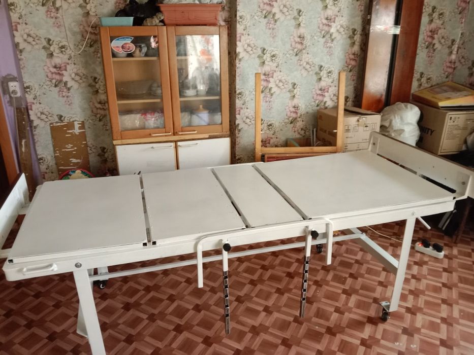 Медицинская кровать.