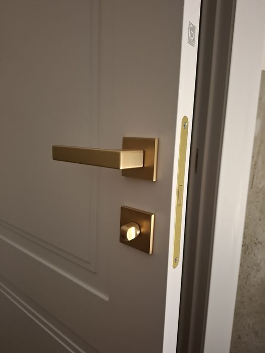 Montaj uși interioare & exterioare