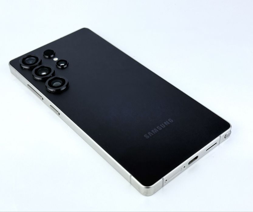 Samsung Galaxy S25 Ultra 5G 256GB 12RAM Black Отличен! Гаранция!