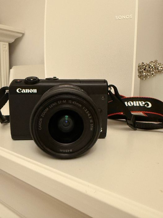 Aparat foto CANON M100