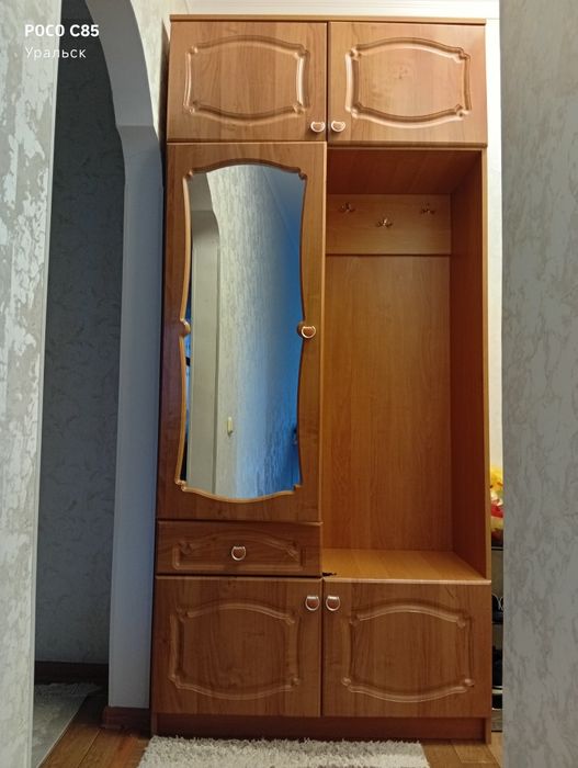 Шкаф для прихожей комнаты