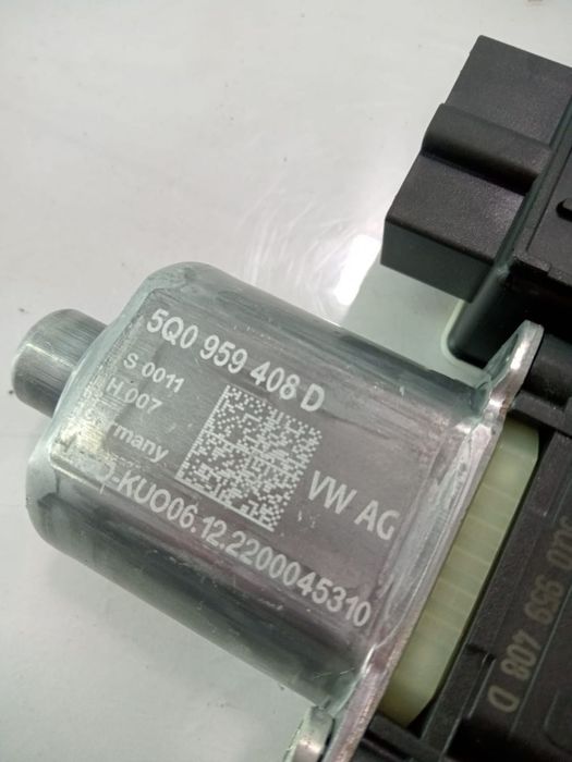Motoras geam dreapta 5q0959408d Volkswagen VW Polo 6 AW/BZ (facelift)