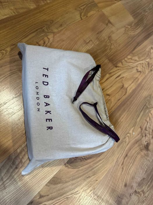 Ted Baker London  Дамска чанта от естествена кожа