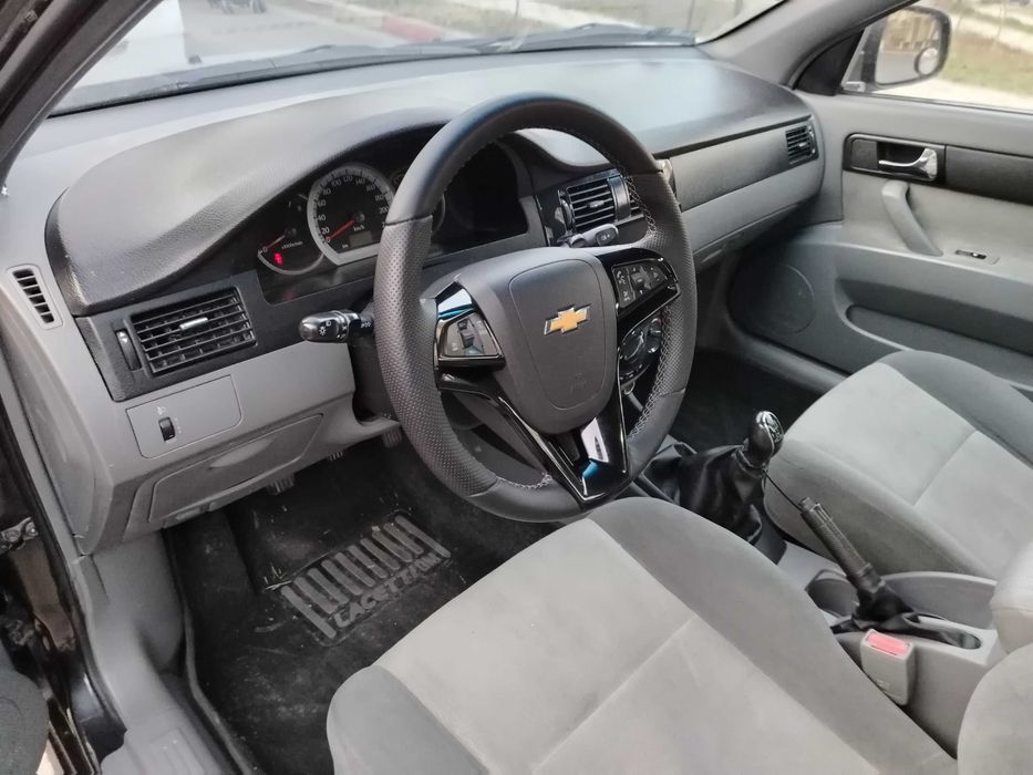 Chevrolet Gentra черный металлик