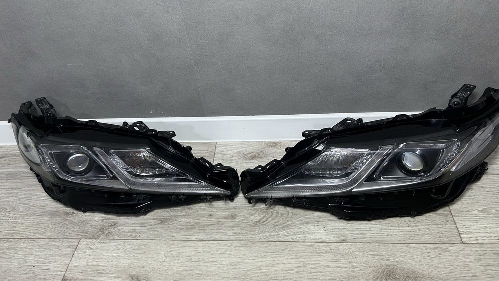 Фары камри 70/75 оригинал комплект
