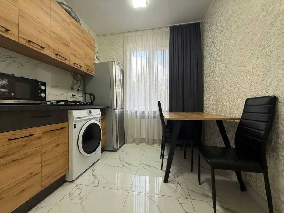 Дава се под наем Двустаен апартамент в София, Център - 55 кв.м за 408 € - Снимка #1