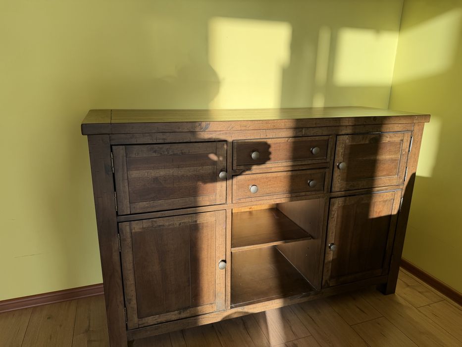 Комод от Ashley