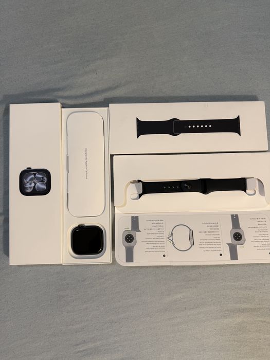 Apple Watch Series 11 46mm Jet Black