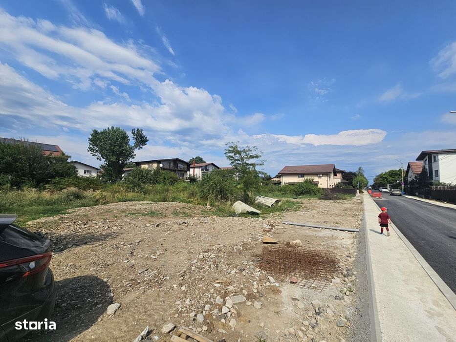 Teren 2.000 mp pe colț, 2 fronturi 50m și 40m, utilități complete