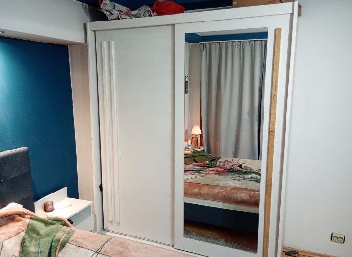 Dressing /dulap culisant  pentru haine